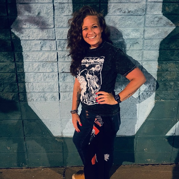 Hey, I’m Ali! Thank you, for stopping by! - Picture 1 of 3